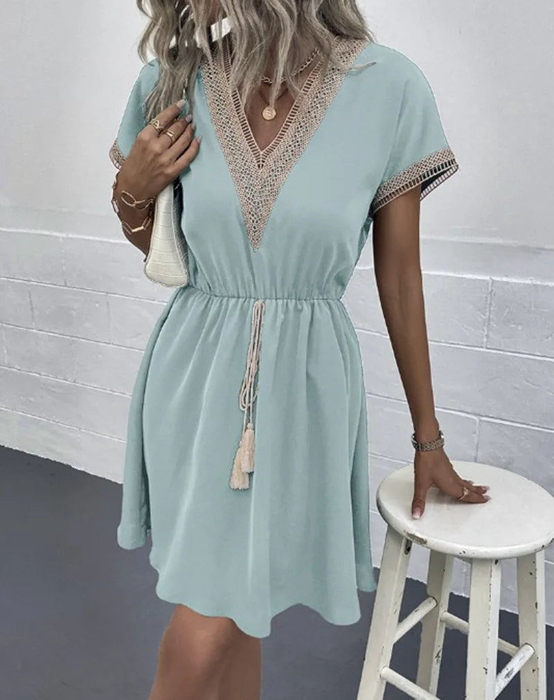 Josephine - Stylish V-Neck Boho Dress with Beautiful Belt