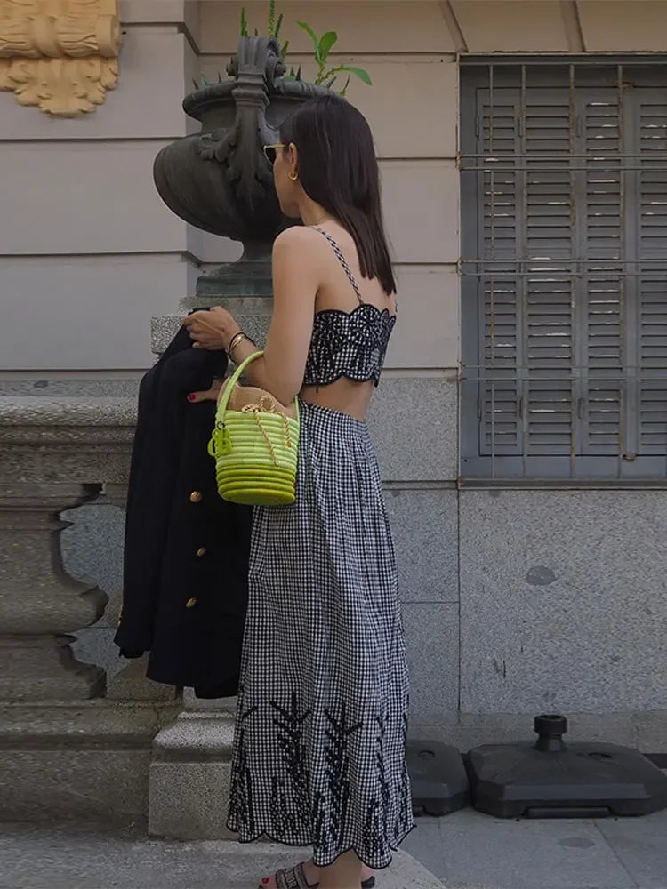 Clara - Stylish Gingham Dress