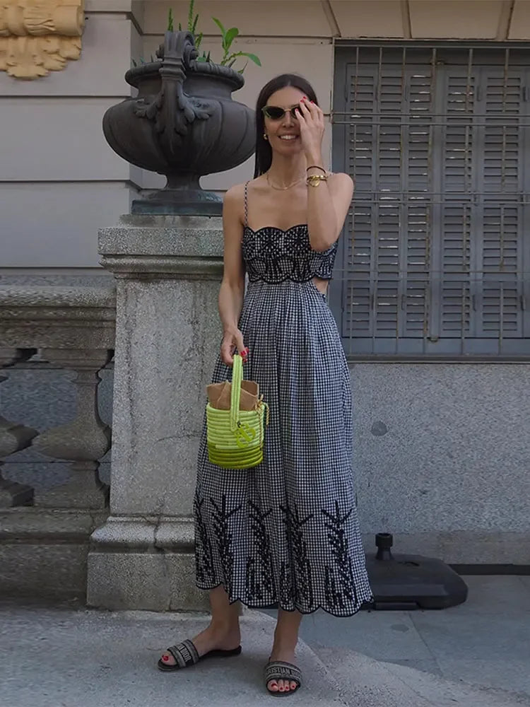 Clara - Stylish Gingham Dress