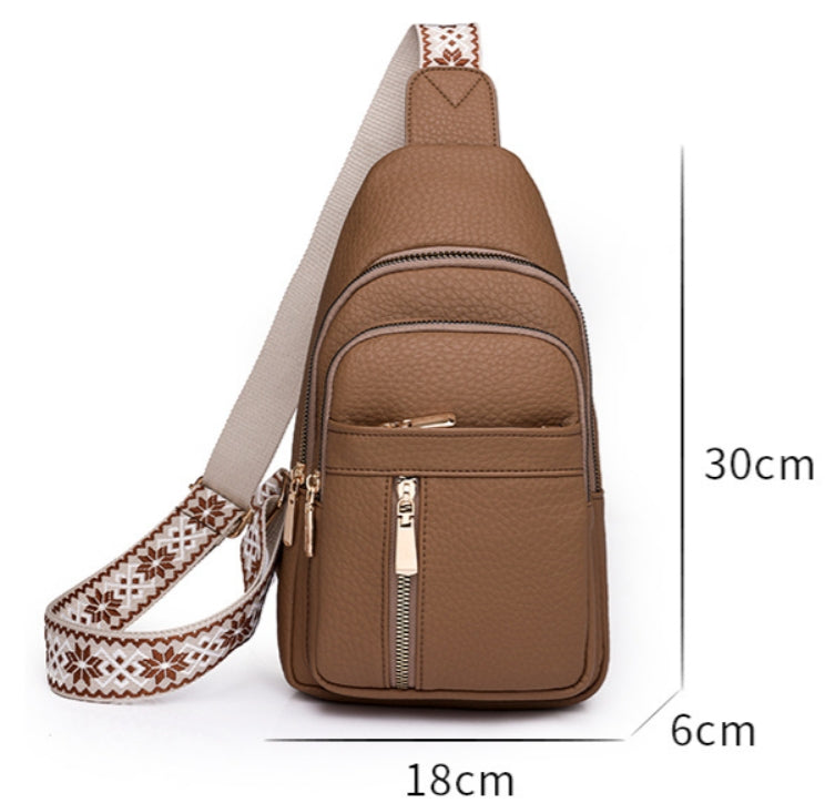 "Fiona - Torba s remenom i kotačićima" could be rewritten as "Fiona - Torba s kotačićima i podesivim remenom".